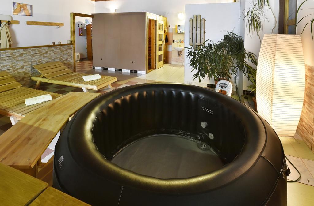 Hotel Kovarna Decin Dış mekan fotoğraf